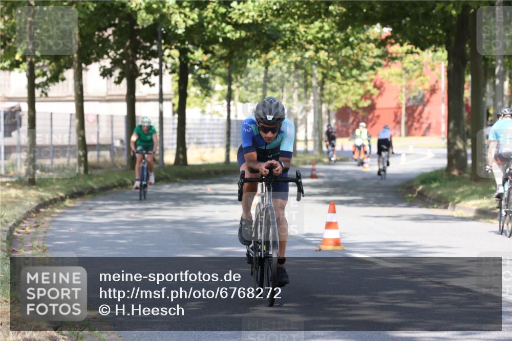 11.08.2024 - GEWOBA Citytriathlon Bremen H.Heesch http://msf.ph/oto/6768272 11.08.2024 10:23:02 Radfahren 5, 47, 48, 91, 102 meine-sportfotos.de
