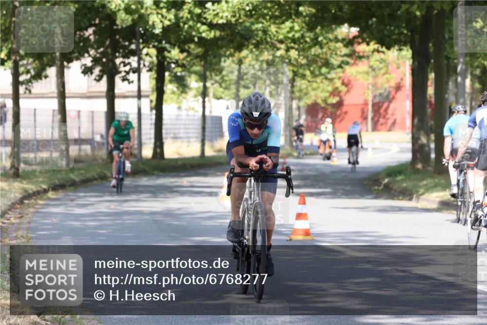 11.08.2024 - GEWOBA Citytriathlon Bremen H.Heesch http://msf.ph/oto/6768277 11.08.2024 10:23:02 Radfahren 5, 47, 48, 91, 102 meine-sportfotos.de