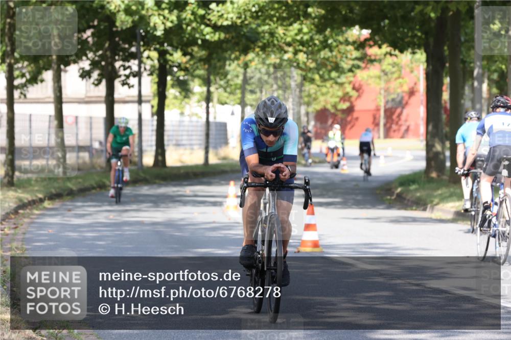 11.08.2024 - GEWOBA Citytriathlon Bremen H.Heesch http://msf.ph/oto/6768278 11.08.2024 10:23:02 Radfahren 5, 47, 48, 91, 102 meine-sportfotos.de