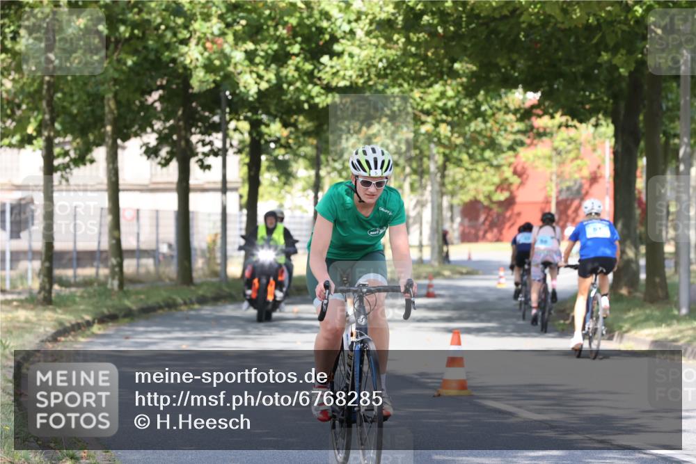 11.08.2024 - GEWOBA Citytriathlon Bremen H.Heesch http://msf.ph/oto/6768285 11.08.2024 10:23:06 Radfahren 5, 91 meine-sportfotos.de