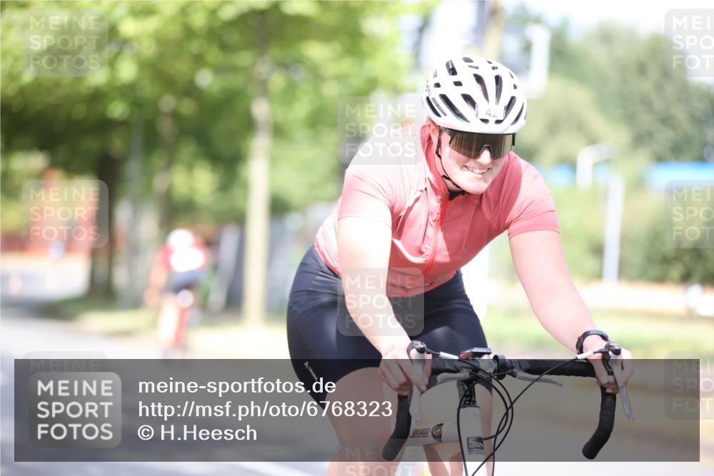 11.08.2024 - GEWOBA Citytriathlon Bremen H.Heesch http://msf.ph/oto/6768323 11.08.2024 10:40:37 Radfahren 9, 26, 27, 38, 42, 55, 64, 66, 71 meine-sportfotos.de