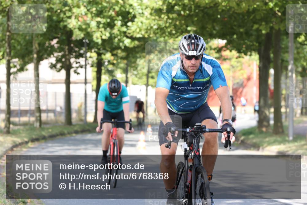 11.08.2024 - GEWOBA Citytriathlon Bremen H.Heesch http://msf.ph/oto/6768368 11.08.2024 10:23:23 Radfahren 15, 35, 38, 49, 66, 84 meine-sportfotos.de