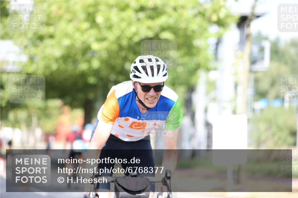 11.08.2024 - GEWOBA Citytriathlon Bremen H.Heesch http://msf.ph/oto/6768377 11.08.2024 10:40:51 Radfahren 32, 49, 55, 69, 80, 98, 109 meine-sportfotos.de