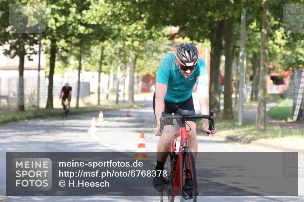 11.08.2024 - GEWOBA Citytriathlon Bremen H.Heesch http://msf.ph/oto/6768378 11.08.2024 10:23:24 Radfahren 15, 35, 38, 49, 66, 84 meine-sportfotos.de