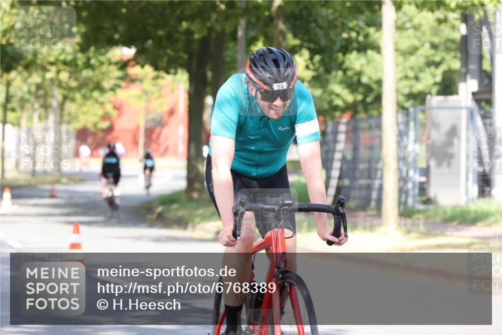11.08.2024 - GEWOBA Citytriathlon Bremen H.Heesch http://msf.ph/oto/6768389 11.08.2024 10:23:25 Radfahren 15, 35, 38, 49, 66, 74, 84 meine-sportfotos.de