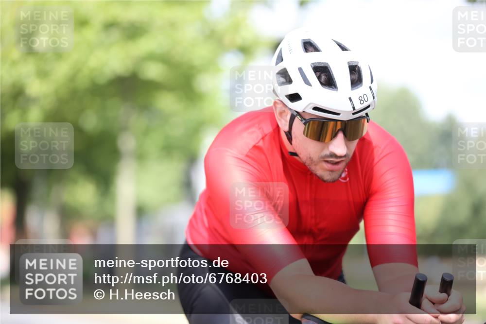 11.08.2024 - GEWOBA Citytriathlon Bremen H.Heesch http://msf.ph/oto/6768403 11.08.2024 10:40:53 Radfahren 32, 49, 55, 69, 80, 98, 109 meine-sportfotos.de