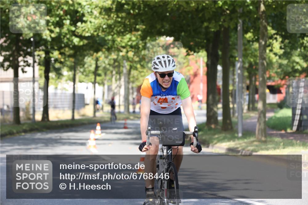 11.08.2024 - GEWOBA Citytriathlon Bremen H.Heesch http://msf.ph/oto/6768446 11.08.2024 10:23:43 Radfahren 17, 21, 32, 35, 70, 74 meine-sportfotos.de