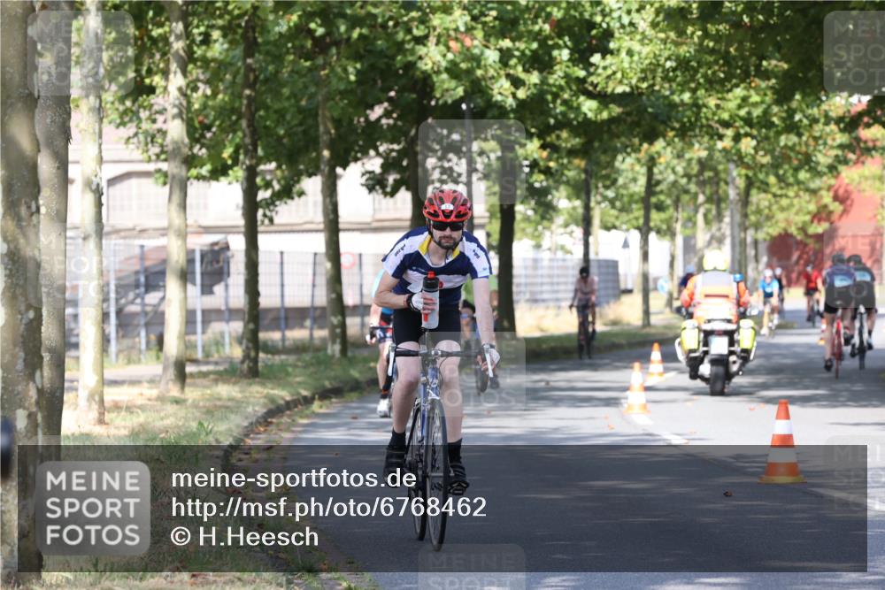 11.08.2024 - GEWOBA Citytriathlon Bremen H.Heesch http://msf.ph/oto/6768462 11.08.2024 10:23:51 Radfahren 17, 21, 23, 32, 37, 50, 51, 70 meine-sportfotos.de