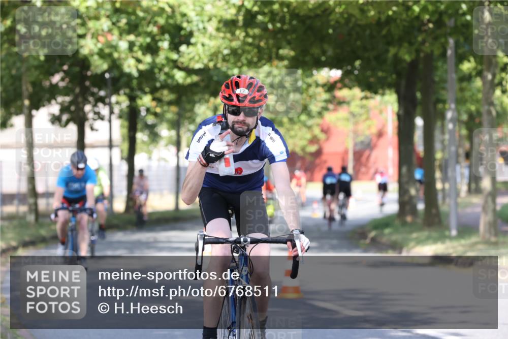 11.08.2024 - GEWOBA Citytriathlon Bremen H.Heesch http://msf.ph/oto/6768511 11.08.2024 10:23:52 Radfahren 17, 21, 23, 32, 37, 50, 51, 70, 116 meine-sportfotos.de