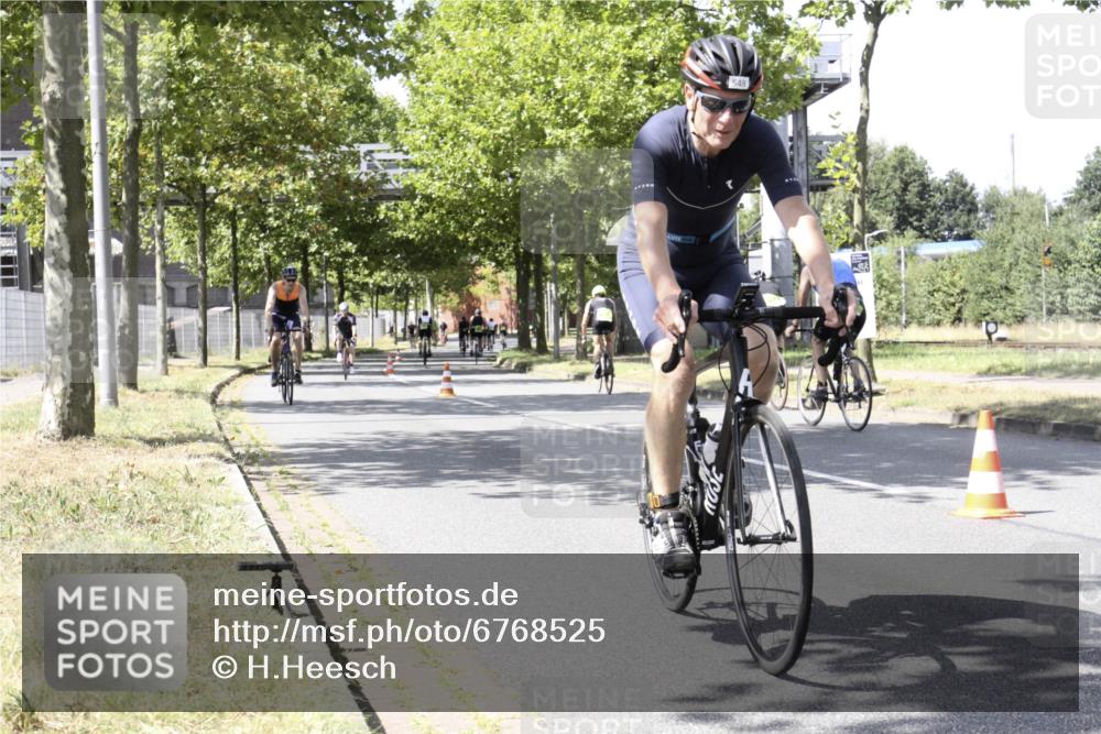 11.08.2024 - GEWOBA Citytriathlon Bremen H.Heesch http://msf.ph/oto/6768525 11.08.2024 13:35:03 Radfahren 296, 319, 345, 365, 431, 440, 445, 515, 544, 548 meine-sportfotos.de