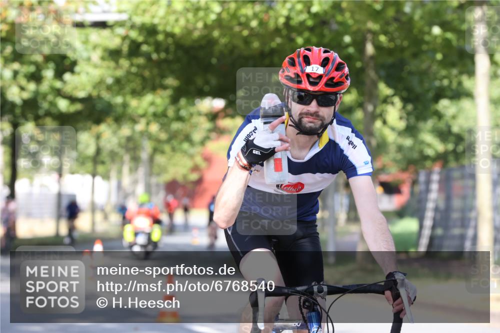 11.08.2024 - GEWOBA Citytriathlon Bremen H.Heesch http://msf.ph/oto/6768540 11.08.2024 10:23:53 Radfahren 17, 21, 23, 32, 37, 50, 51, 70, 116 meine-sportfotos.de