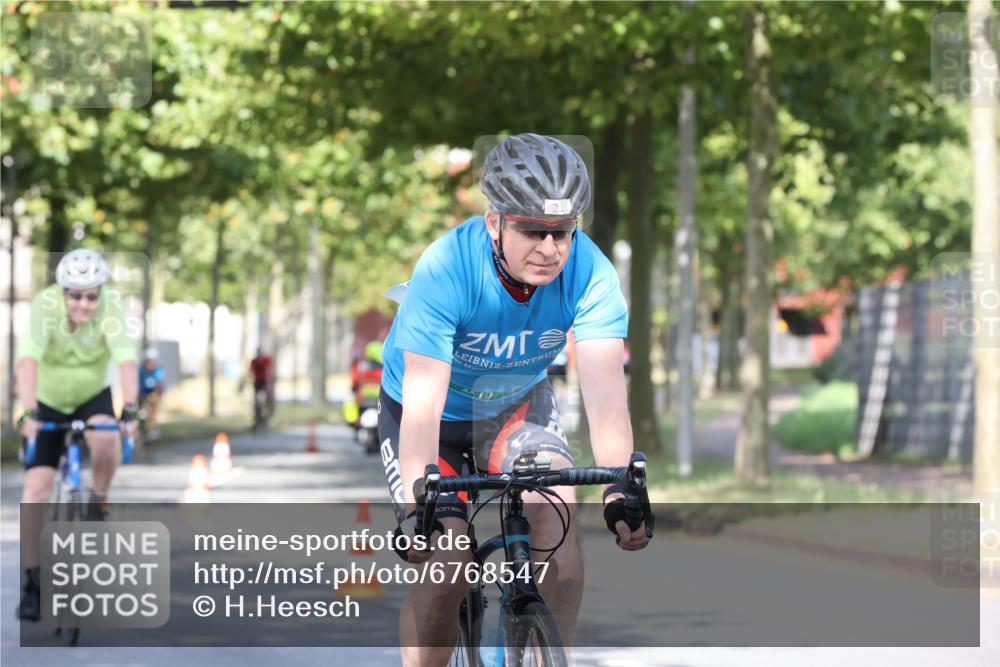 11.08.2024 - GEWOBA Citytriathlon Bremen H.Heesch http://msf.ph/oto/6768547 11.08.2024 10:23:55 Radfahren 17, 21, 23, 32, 37, 50, 51, 70, 116 meine-sportfotos.de