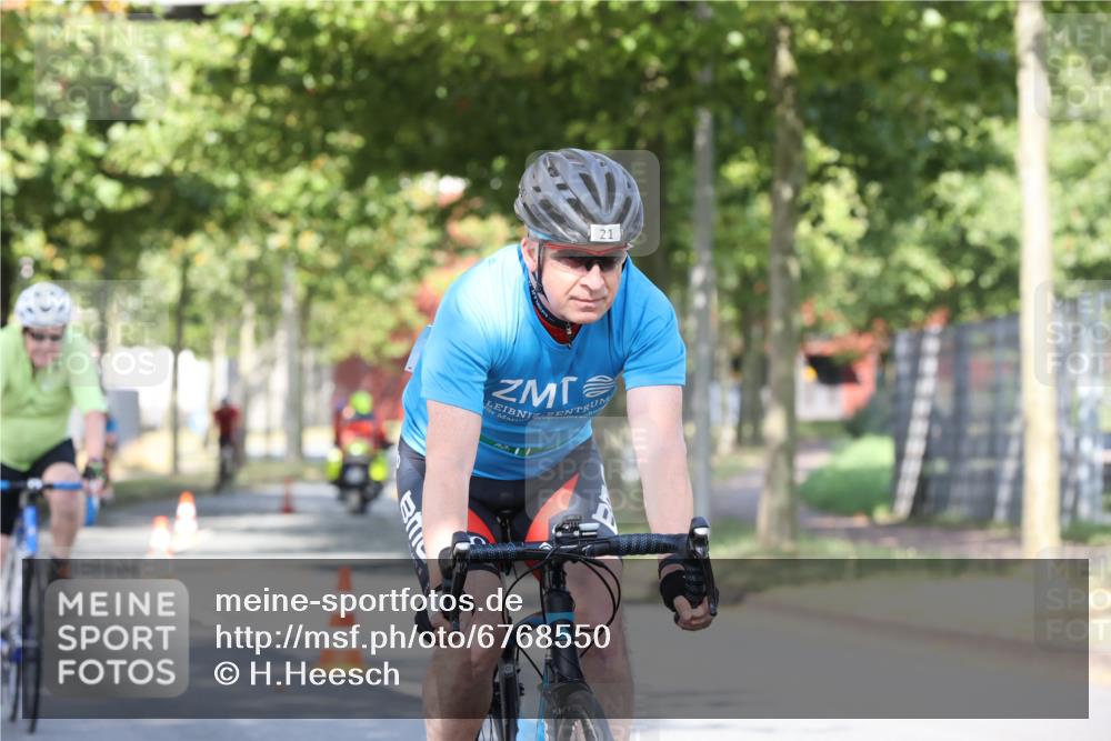 11.08.2024 - GEWOBA Citytriathlon Bremen H.Heesch http://msf.ph/oto/6768550 11.08.2024 10:23:55 Radfahren 17, 21, 23, 32, 37, 50, 51, 70, 116 meine-sportfotos.de