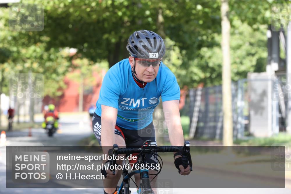 11.08.2024 - GEWOBA Citytriathlon Bremen H.Heesch http://msf.ph/oto/6768558 11.08.2024 10:23:55 Radfahren 17, 21, 23, 32, 37, 50, 51, 70, 116 meine-sportfotos.de