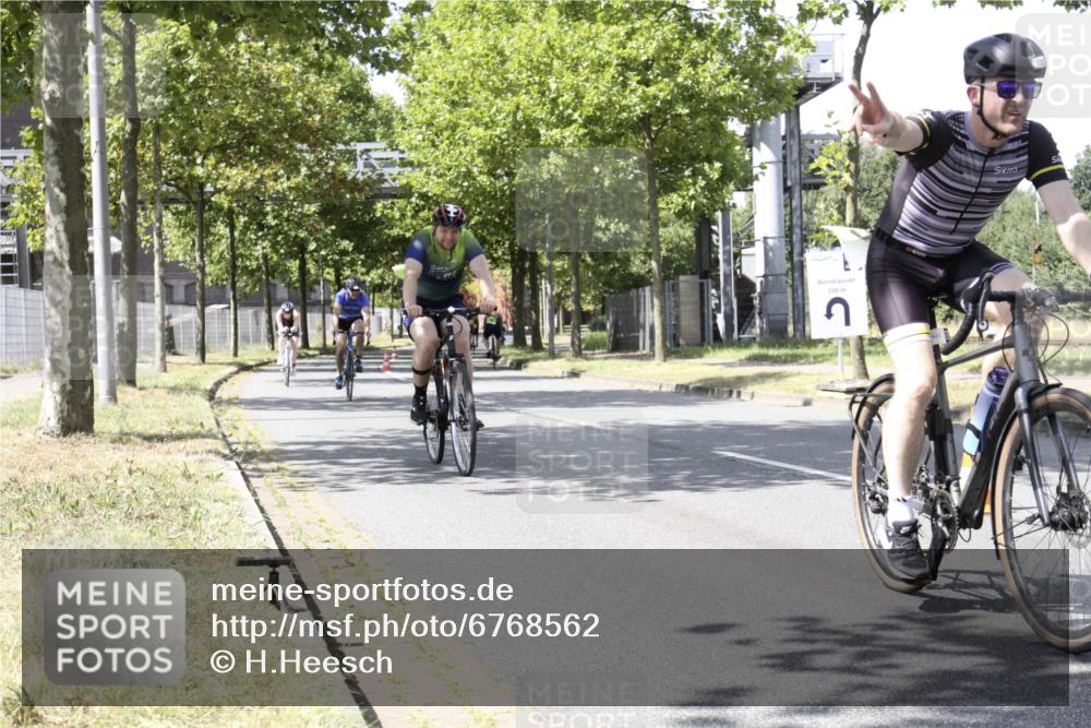 11.08.2024 - GEWOBA Citytriathlon Bremen H.Heesch http://msf.ph/oto/6768562 11.08.2024 13:35:21 Radfahren 295, 296, 420, 421, 431, 444, 544, 564, 598, 611, 677, 724, 725 meine-sportfotos.de