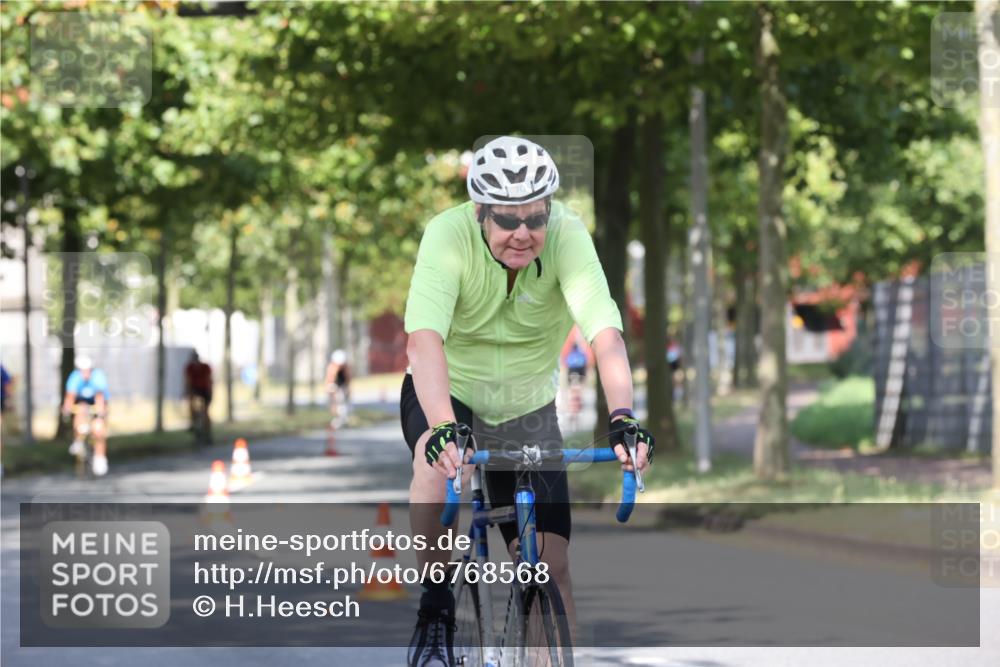 11.08.2024 - GEWOBA Citytriathlon Bremen H.Heesch http://msf.ph/oto/6768568 11.08.2024 10:23:56 Radfahren 17, 21, 23, 32, 37, 50, 51, 70, 101, 116 meine-sportfotos.de