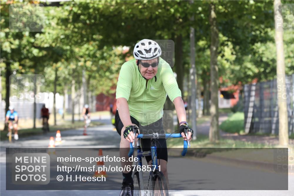 11.08.2024 - GEWOBA Citytriathlon Bremen H.Heesch http://msf.ph/oto/6768571 11.08.2024 10:23:56 Radfahren 17, 21, 23, 32, 37, 50, 51, 70, 101, 116 meine-sportfotos.de