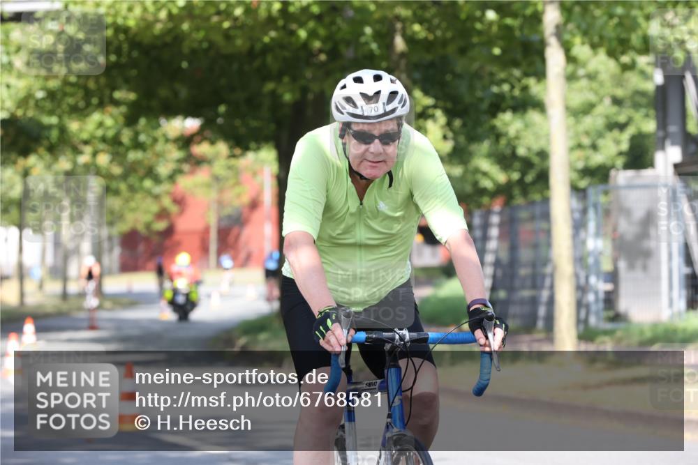 11.08.2024 - GEWOBA Citytriathlon Bremen H.Heesch http://msf.ph/oto/6768581 11.08.2024 10:23:56 Radfahren 17, 21, 23, 32, 37, 50, 51, 70, 101, 116 meine-sportfotos.de