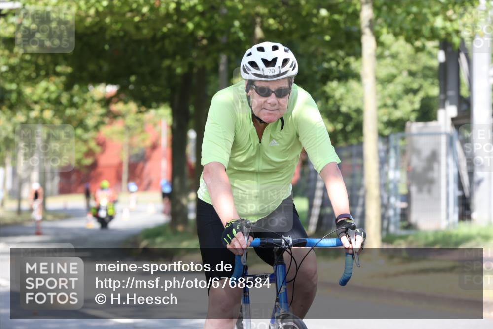 11.08.2024 - GEWOBA Citytriathlon Bremen H.Heesch http://msf.ph/oto/6768584 11.08.2024 10:23:56 Radfahren 17, 21, 23, 32, 37, 50, 51, 70, 101, 116 meine-sportfotos.de