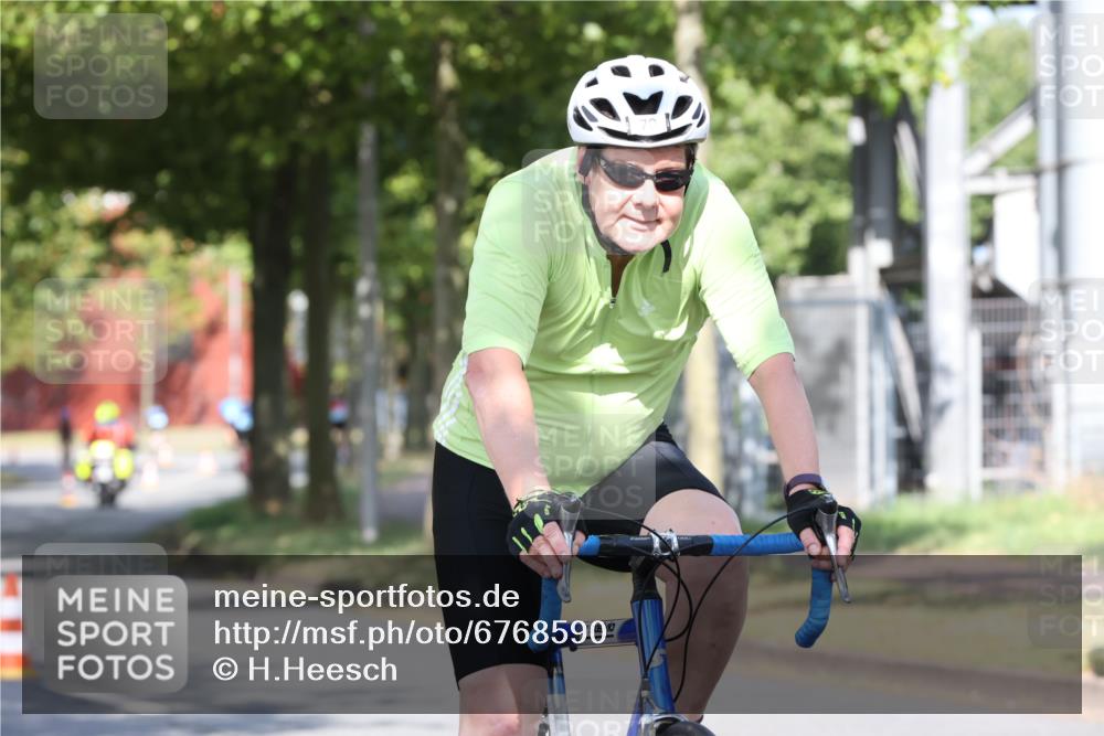 11.08.2024 - GEWOBA Citytriathlon Bremen H.Heesch http://msf.ph/oto/6768590 11.08.2024 10:23:56 Radfahren 17, 21, 23, 32, 37, 50, 51, 70, 101, 116 meine-sportfotos.de