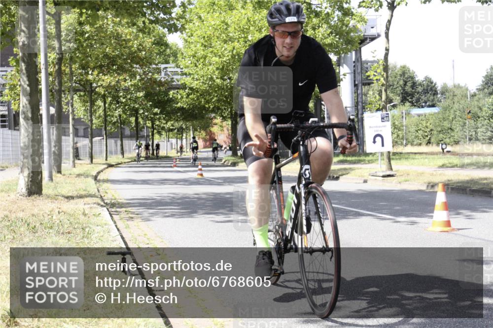 11.08.2024 - GEWOBA Citytriathlon Bremen H.Heesch http://msf.ph/oto/6768605 11.08.2024 13:36:03 Radfahren 251, 292, 329, 361, 362, 483, 486, 498 meine-sportfotos.de