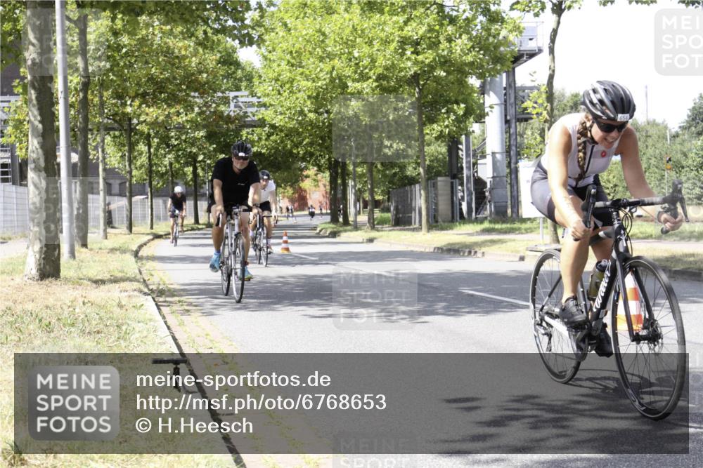 11.08.2024 - GEWOBA Citytriathlon Bremen H.Heesch http://msf.ph/oto/6768653 11.08.2024 13:37:01 Radfahren 299, 320, 369, 397, 429, 466, 552, 557, 559, 587, 629, 654, 688 meine-sportfotos.de