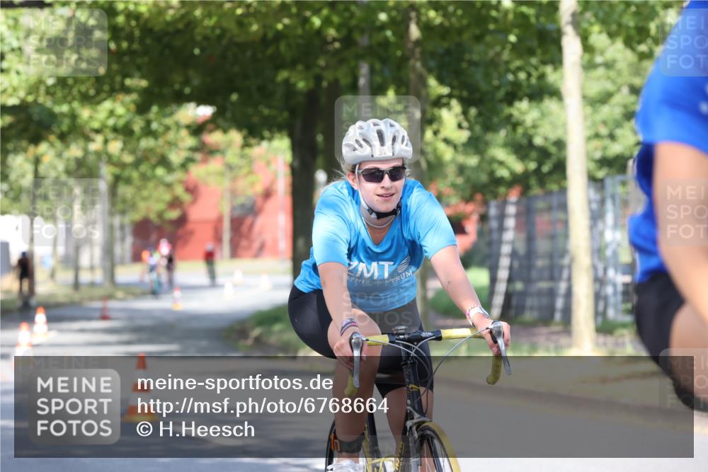 11.08.2024 - GEWOBA Citytriathlon Bremen H.Heesch http://msf.ph/oto/6768664 11.08.2024 10:24:02 Radfahren 17, 21, 23, 33, 37, 44, 50, 51, 70, 101, 116 meine-sportfotos.de
