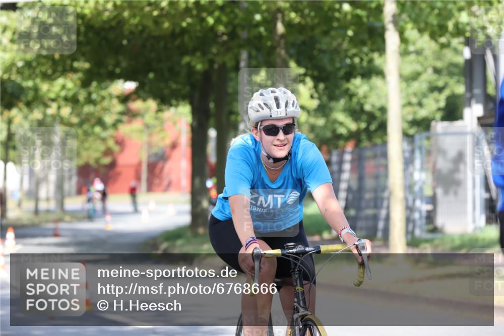 11.08.2024 - GEWOBA Citytriathlon Bremen H.Heesch http://msf.ph/oto/6768666 11.08.2024 10:24:02 Radfahren 17, 21, 23, 33, 37, 44, 50, 51, 70, 101, 116 meine-sportfotos.de