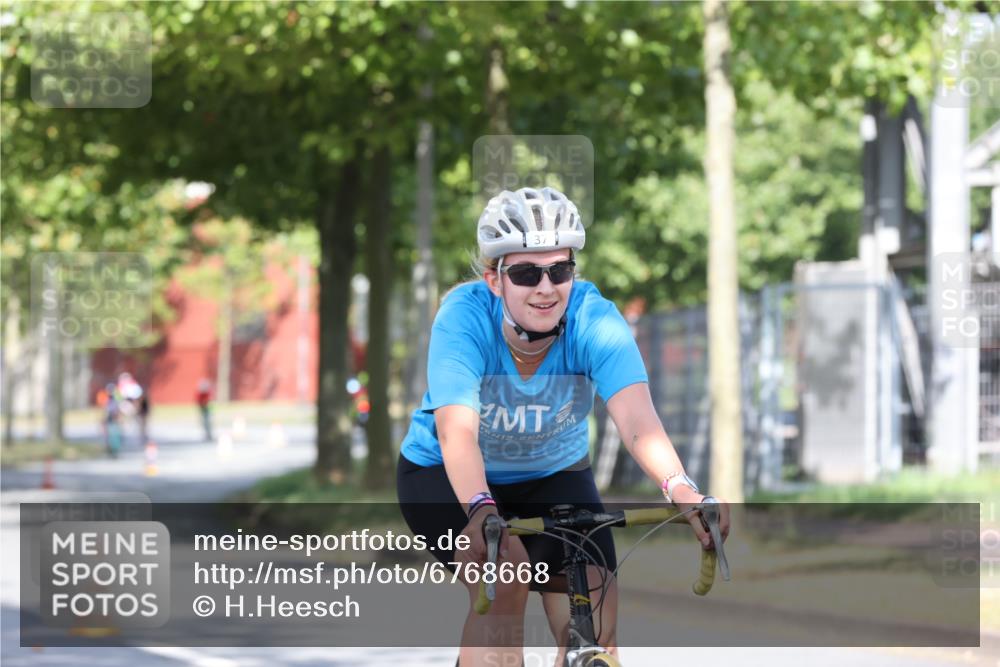 11.08.2024 - GEWOBA Citytriathlon Bremen H.Heesch http://msf.ph/oto/6768668 11.08.2024 10:24:02 Radfahren 17, 21, 23, 33, 37, 44, 50, 51, 70, 101, 116 meine-sportfotos.de
