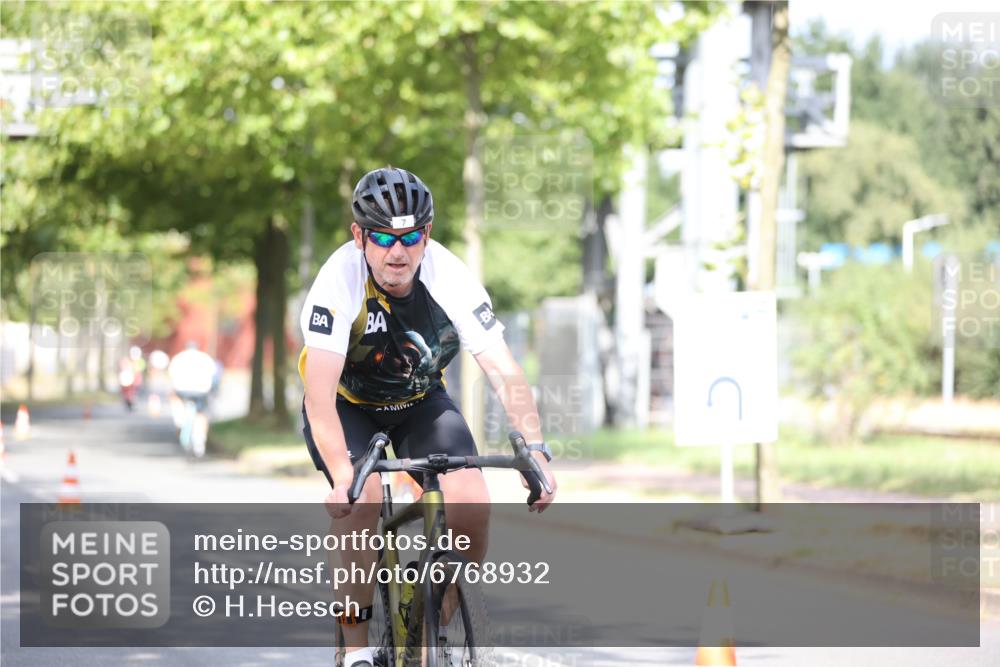 11.08.2024 - GEWOBA Citytriathlon Bremen H.Heesch http://msf.ph/oto/6768932 11.08.2024 10:41:47 Radfahren 5, 7, 35, 47, 102, 110 meine-sportfotos.de