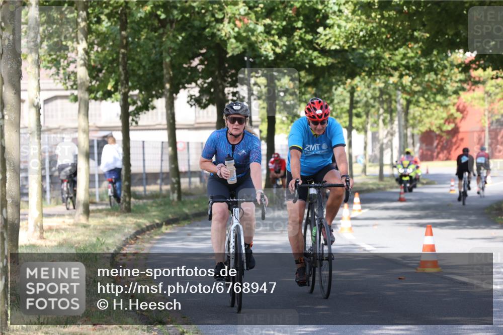 11.08.2024 - GEWOBA Citytriathlon Bremen H.Heesch http://msf.ph/oto/6768947 11.08.2024 10:24:30 Radfahren 2, 18, 67, 68, 88 meine-sportfotos.de