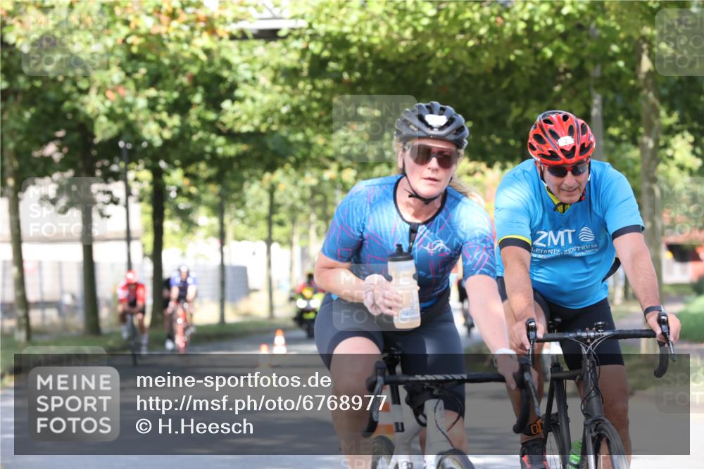 11.08.2024 - GEWOBA Citytriathlon Bremen H.Heesch http://msf.ph/oto/6768977 11.08.2024 10:24:31 Radfahren 2, 18, 67, 68, 88 meine-sportfotos.de