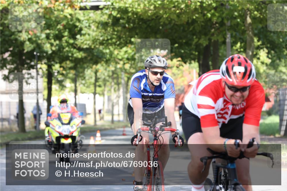 11.08.2024 - GEWOBA Citytriathlon Bremen H.Heesch http://msf.ph/oto/6769036 11.08.2024 10:24:37 Radfahren 2, 18, 67, 68, 88 meine-sportfotos.de