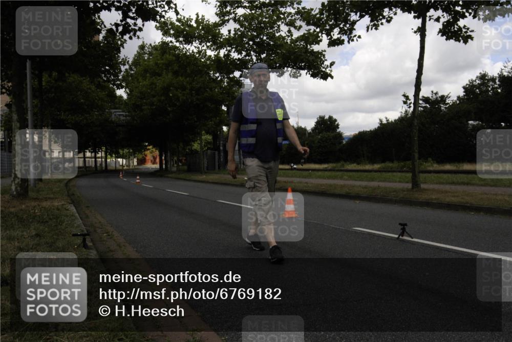 11.08.2024 - GEWOBA Citytriathlon Bremen H.Heesch http://msf.ph/oto/6769182 11.08.2024 11:27:34 Radfahren  meine-sportfotos.de