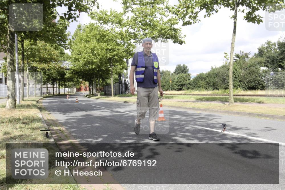 11.08.2024 - GEWOBA Citytriathlon Bremen H.Heesch http://msf.ph/oto/6769192 11.08.2024 11:28:38 Radfahren  meine-sportfotos.de