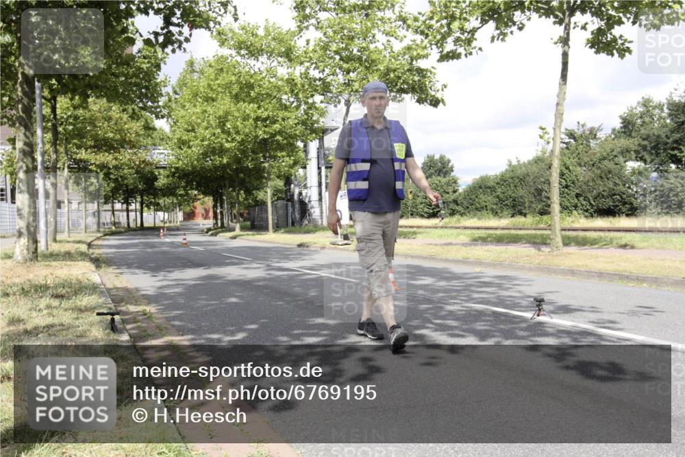 11.08.2024 - GEWOBA Citytriathlon Bremen H.Heesch http://msf.ph/oto/6769195 11.08.2024 11:28:39 Radfahren  meine-sportfotos.de