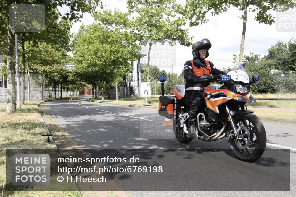 11.08.2024 - GEWOBA Citytriathlon Bremen H.Heesch http://msf.ph/oto/6769198 11.08.2024 11:30:44 Radfahren  meine-sportfotos.de