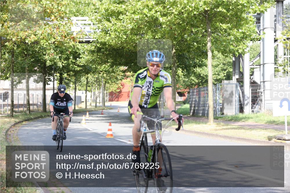 11.08.2024 - GEWOBA Citytriathlon Bremen H.Heesch http://msf.ph/oto/6769225 11.08.2024 10:26:11 Radfahren 36, 39, 54, 97 meine-sportfotos.de