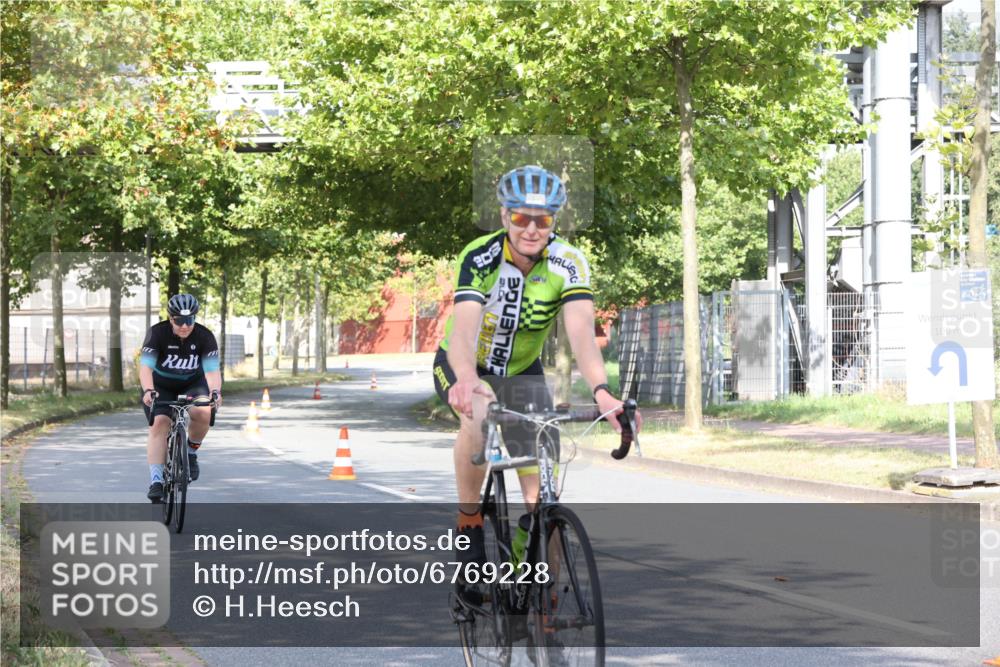 11.08.2024 - GEWOBA Citytriathlon Bremen H.Heesch http://msf.ph/oto/6769228 11.08.2024 10:26:11 Radfahren 36, 39, 54, 97 meine-sportfotos.de