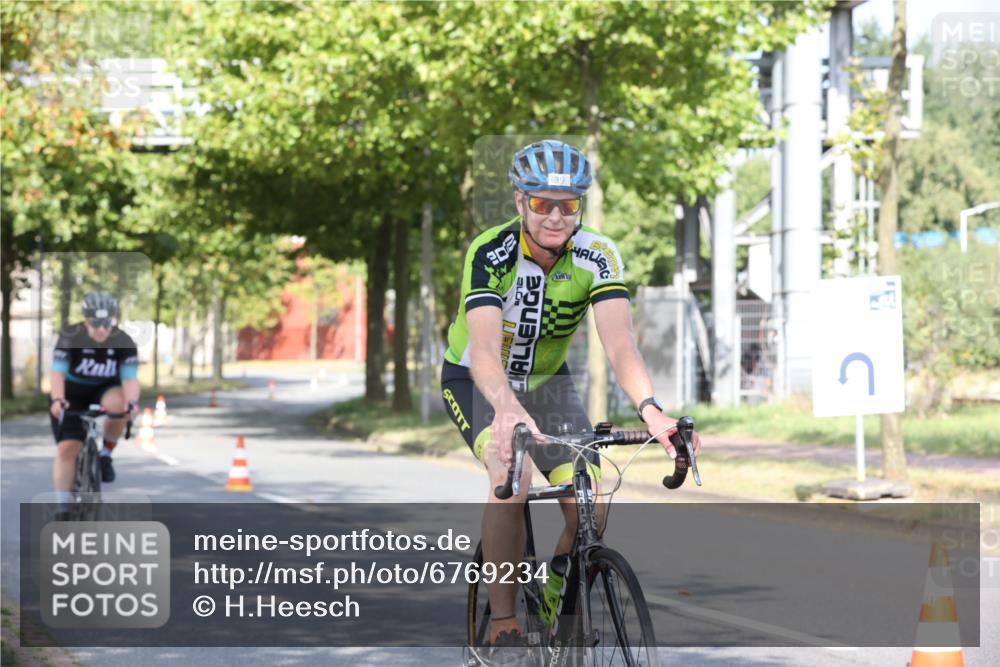 11.08.2024 - GEWOBA Citytriathlon Bremen H.Heesch http://msf.ph/oto/6769234 11.08.2024 10:26:11 Radfahren 36, 39, 54, 97 meine-sportfotos.de