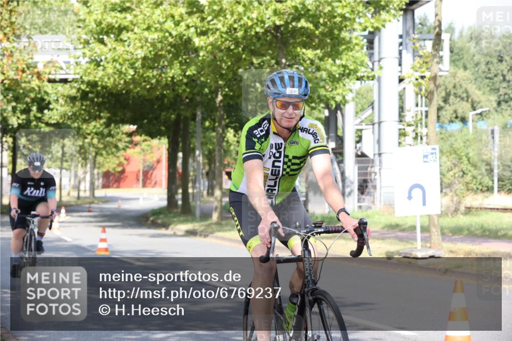 11.08.2024 - GEWOBA Citytriathlon Bremen H.Heesch http://msf.ph/oto/6769237 11.08.2024 10:26:11 Radfahren 36, 39, 54, 97 meine-sportfotos.de