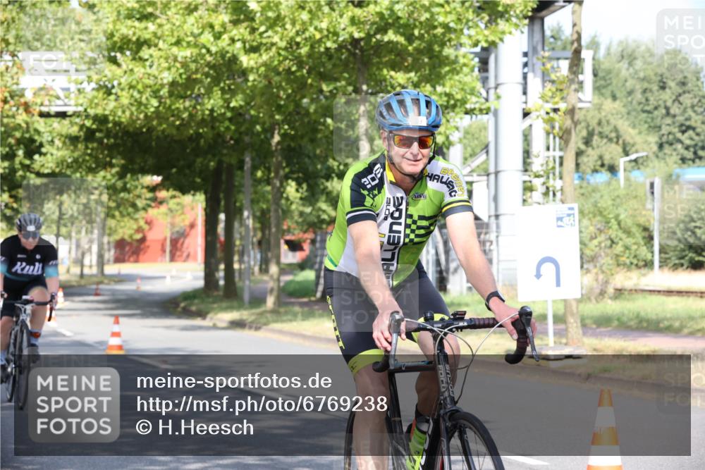 11.08.2024 - GEWOBA Citytriathlon Bremen H.Heesch http://msf.ph/oto/6769238 11.08.2024 10:26:11 Radfahren 36, 39, 54, 97 meine-sportfotos.de