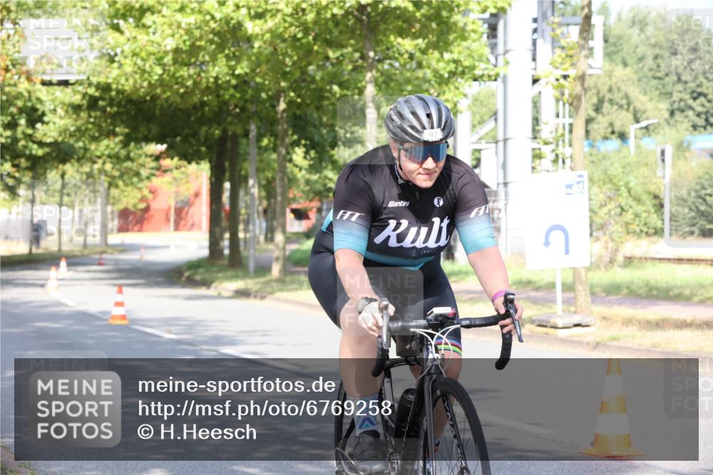 11.08.2024 - GEWOBA Citytriathlon Bremen H.Heesch http://msf.ph/oto/6769258 11.08.2024 10:26:12 Radfahren 36, 39, 54, 97 meine-sportfotos.de
