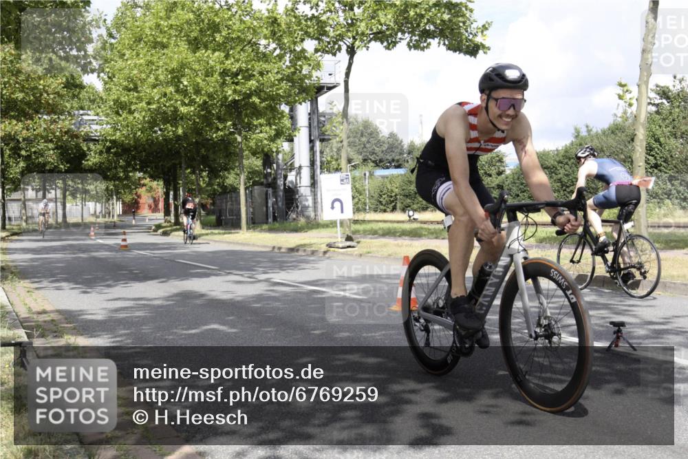 11.08.2024 - GEWOBA Citytriathlon Bremen H.Heesch http://msf.ph/oto/6769259 11.08.2024 11:37:41 Radfahren 844, 856, 898 meine-sportfotos.de