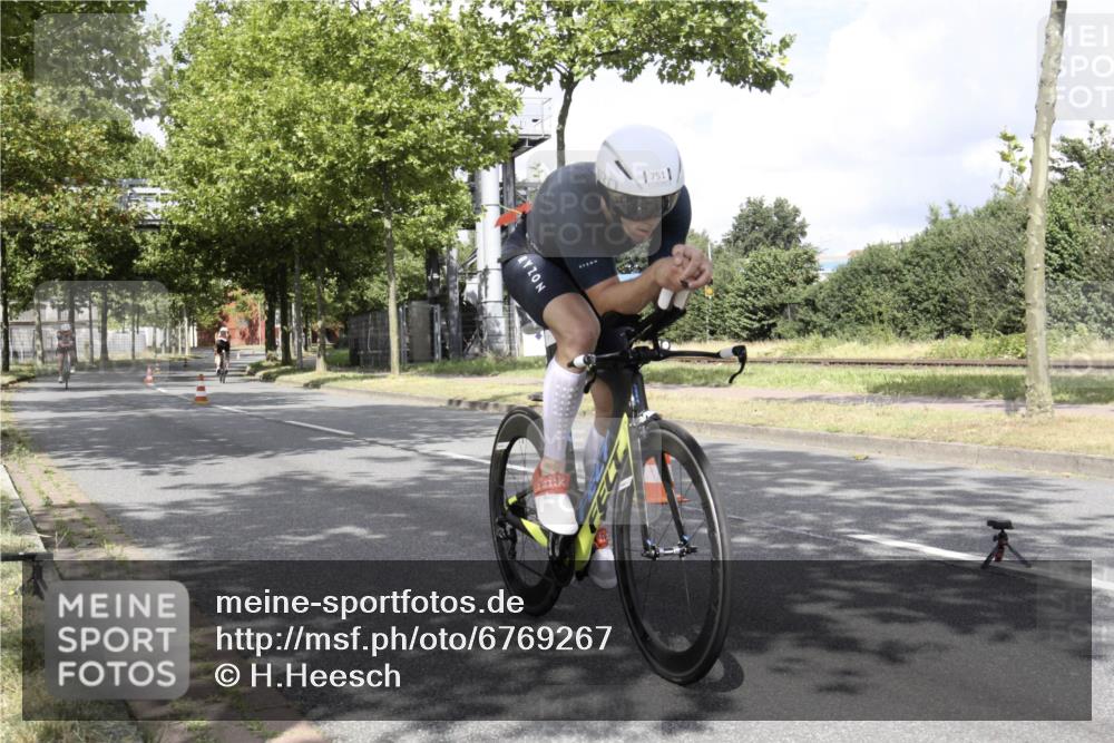 11.08.2024 - GEWOBA Citytriathlon Bremen H.Heesch http://msf.ph/oto/6769267 11.08.2024 11:37:54 Radfahren 751, 804, 856, 898 meine-sportfotos.de