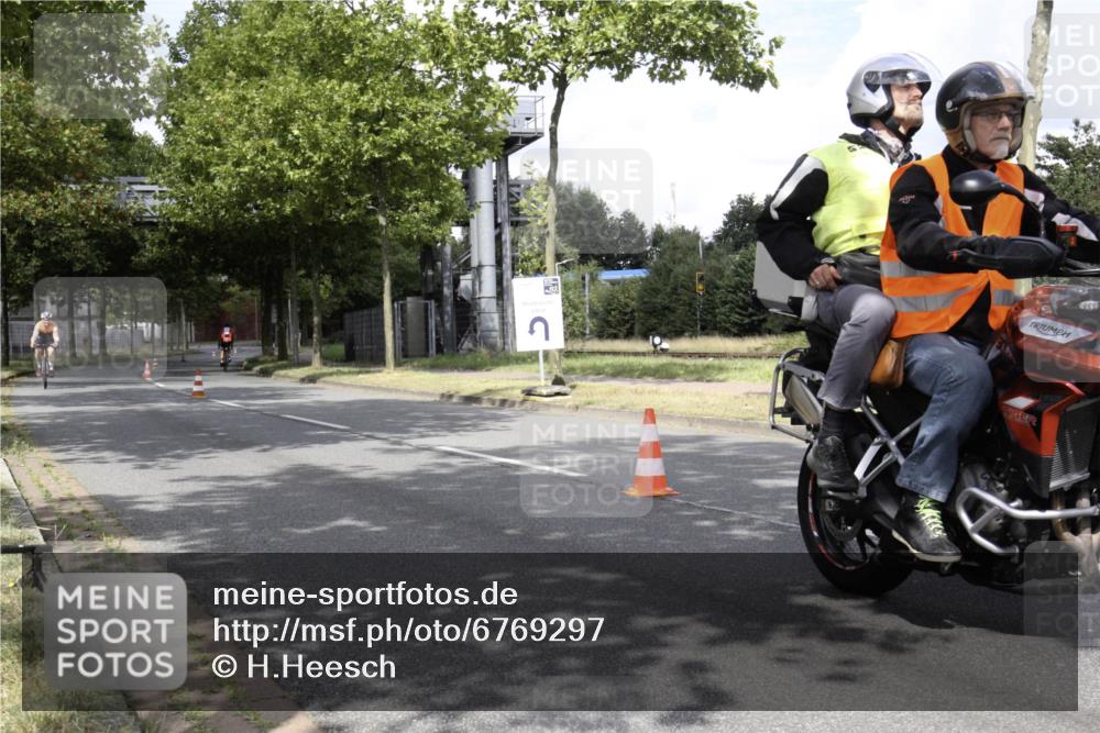 11.08.2024 - GEWOBA Citytriathlon Bremen H.Heesch http://msf.ph/oto/6769297 11.08.2024 11:39:02 Radfahren 821 meine-sportfotos.de