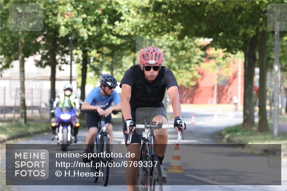 11.08.2024 - GEWOBA Citytriathlon Bremen H.Heesch http://msf.ph/oto/6769337 11.08.2024 10:27:48 Radfahren 100, 115 meine-sportfotos.de