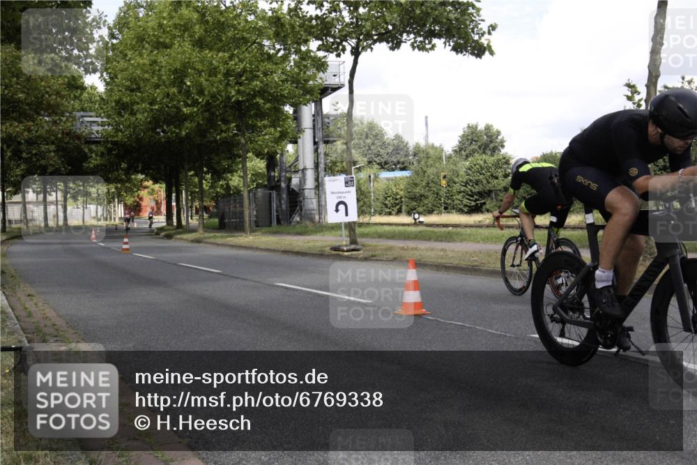 11.08.2024 - GEWOBA Citytriathlon Bremen H.Heesch http://msf.ph/oto/6769338 11.08.2024 11:40:53 Radfahren 771 meine-sportfotos.de
