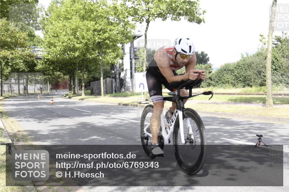 11.08.2024 - GEWOBA Citytriathlon Bremen H.Heesch http://msf.ph/oto/6769343 11.08.2024 11:41:26 Radfahren 835, 896, 902 meine-sportfotos.de