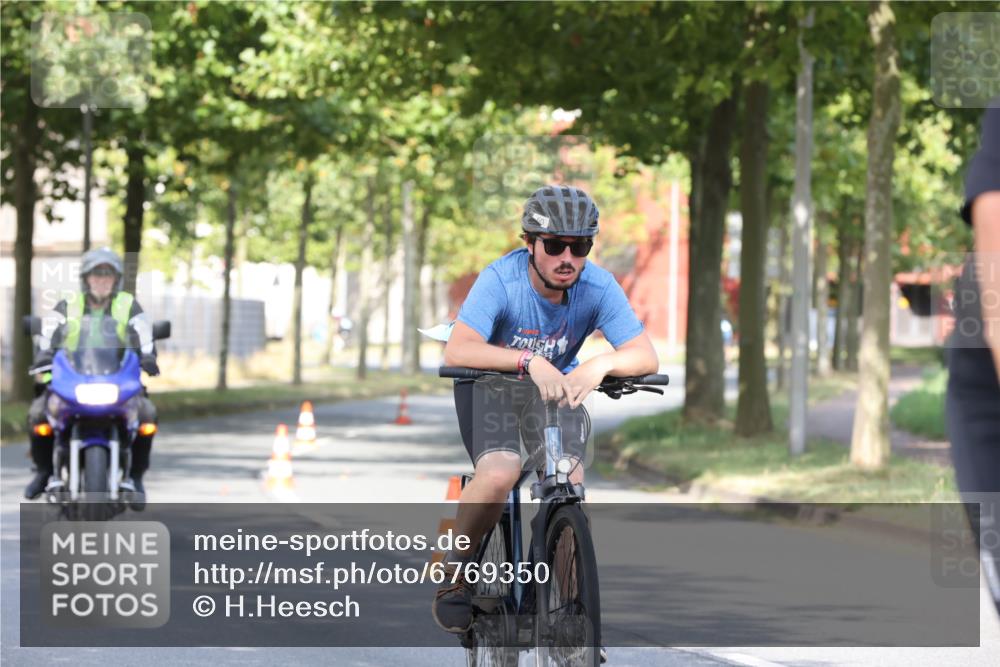 11.08.2024 - GEWOBA Citytriathlon Bremen H.Heesch http://msf.ph/oto/6769350 11.08.2024 10:27:49 Radfahren 100, 115 meine-sportfotos.de